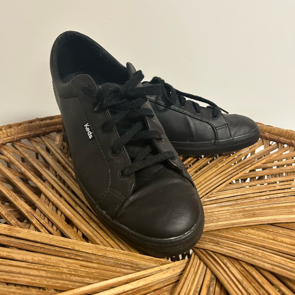 Women’s Black Leather Keds in Like New Condition | Size 8.5